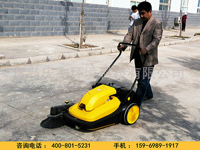 手推式掃地機(jī)清掃與傳統(tǒng)人工清掃的對(duì)比 手推式掃地機(jī)清掃與傳統(tǒng)人工清掃的對(duì)比