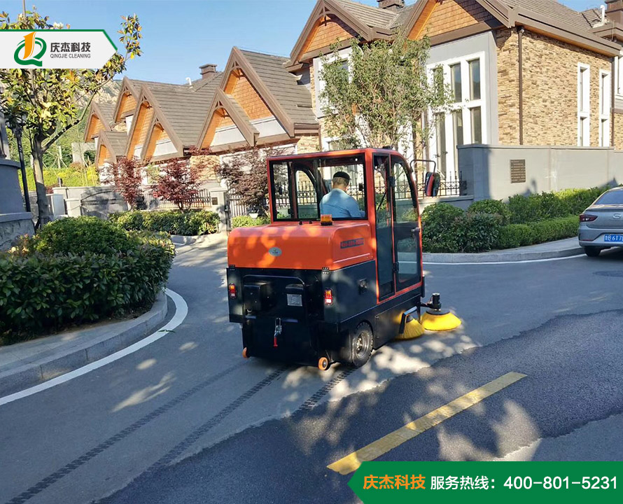 什么樣的企業(yè)更適合選擇全封閉清掃車？