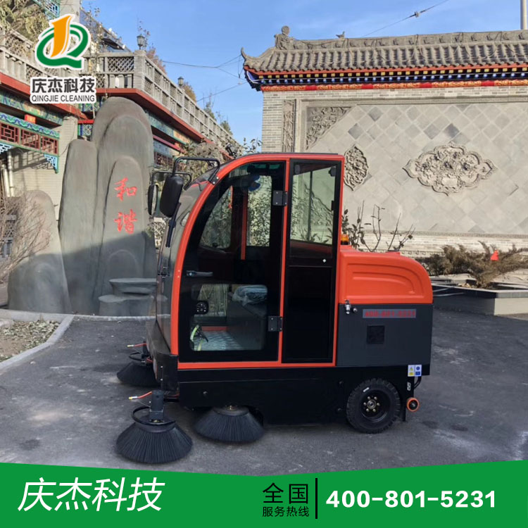 慶杰掃地車助力疫情，清潔滅菌顯伸手