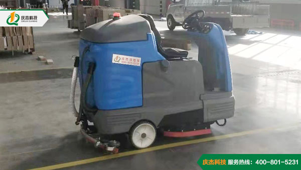 工廠哪里適合掃地車和洗地機(jī)，應(yīng)如何區(qū)分？